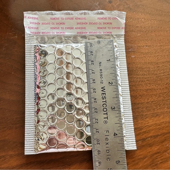 Bubble mailers, silver 4x4.5 inches. Self sealing. - Picture 4 of 5
